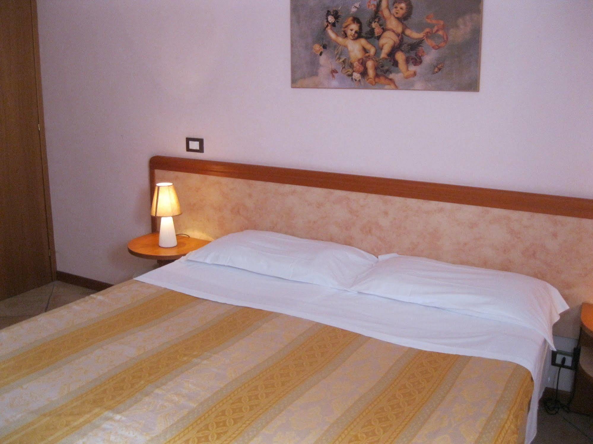 Hotel Venezia Montecatini Terme Exterior photo